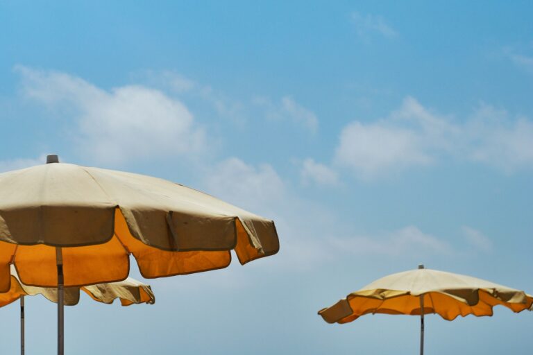 Enhancing Bars and Restaurants’ Outdoor Areas with Vortex and Tradewinds Parasols